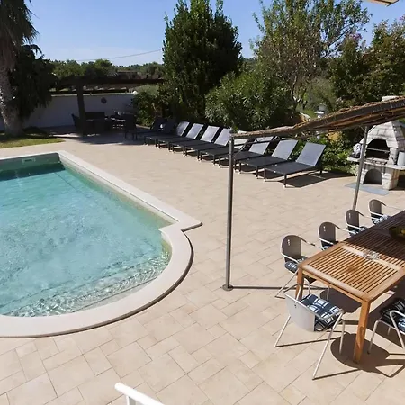 Mit Garten Und Pool Fuer Ganze Familie Pomer