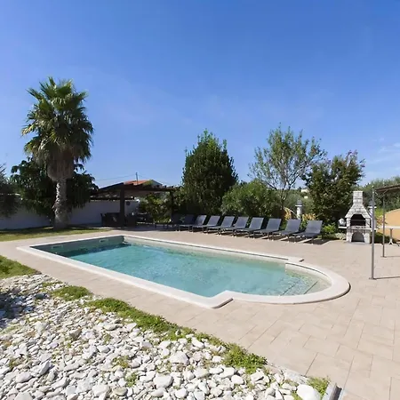 Mit Garten Und Pool Fuer Ganze Familie * Pomer