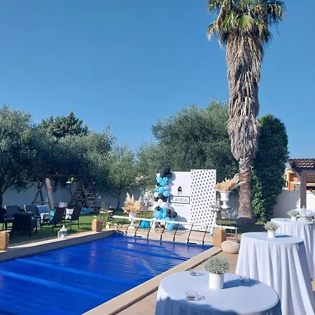 Holiday home Mit Garten Und Pool Fuer Ganze Familie